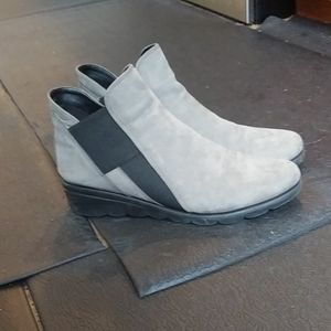 Sporty Grey Ankle Booties 🇺🇸/🇲🇩